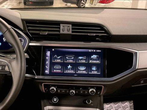 Certified 2025 Audi Q3 2.0T Premium image 6