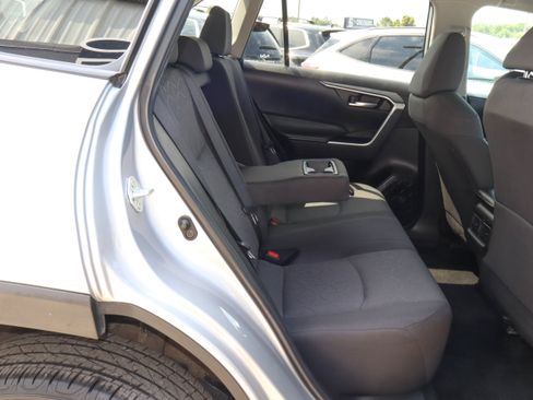 Used 2024 Toyota RAV4 XLE FWD image 22