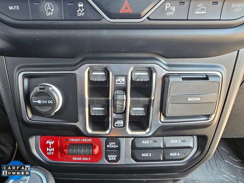 Used 2023 Jeep Wrangler Unlimited Rubicon AWD/4WD image 23