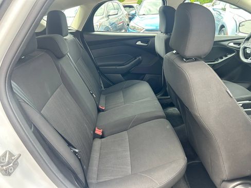 Used 2017 Ford Focus SE FWD image 14