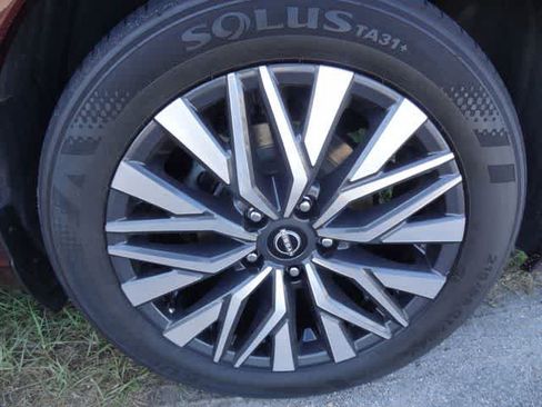 Used 2025 Nissan Altima 2.5 SV FWD image 31