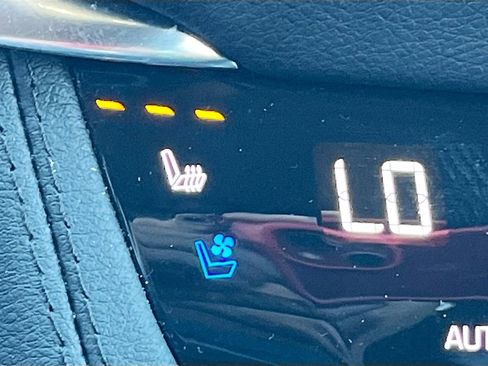 Used 2024 Cadillac XT5 Premium Luxury w/ Technology Package image 20