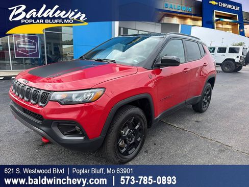 Used 2024 Jeep Compass Trailhawk AWD/4WD image 1