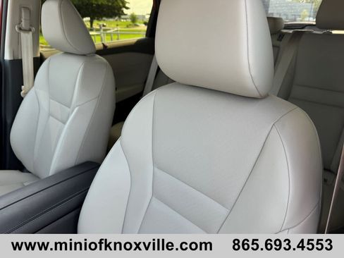 Used 2025 Nissan Rogue SV w/ SV Premium Package AWD/4WD image 13