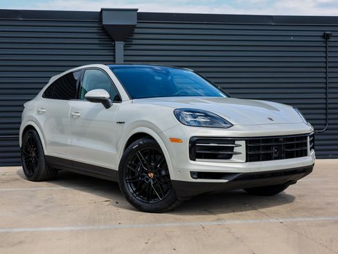 New 2025 Porsche Cayenne E-Hybrid Coupe image 9