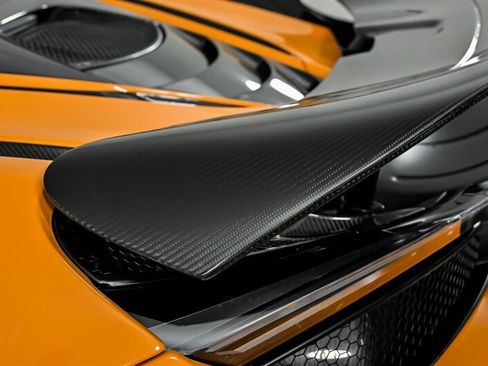 Used 2018 McLaren 720S Performance RWD image 14