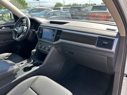 Used 2021 Volkswagen Atlas SE image 37