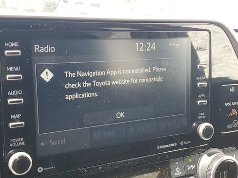 Used 2022 Toyota Highlander XLE AWD/4WD image 14