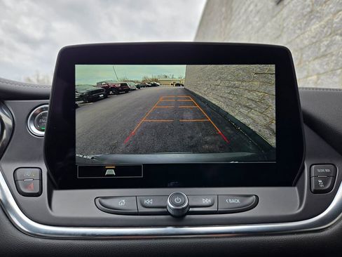 Used 2025 Chevrolet Blazer LT FWD image 25