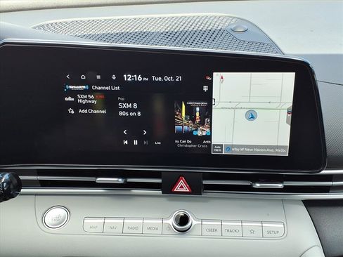 Certified 2024 Hyundai Elantra Limited image 22