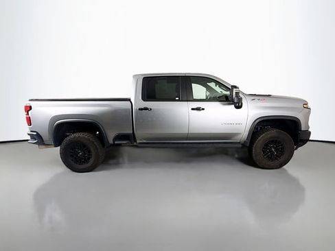 Used 2024 Chevrolet Silverado 2500 ZR2 AWD/4WD image 9
