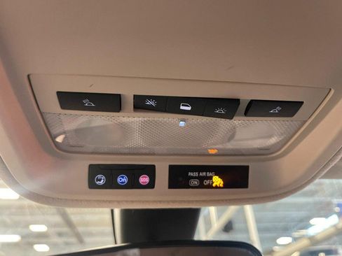 Used 2018 Chevrolet Cruze Premier image 27