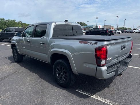 Used 2023 Toyota Tacoma SR5 AWD/4WD image 14