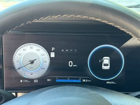 Used 2024 Hyundai Elantra Limited FWD image 17