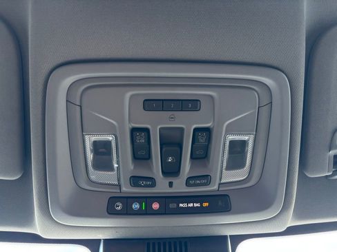 Used 2024 GMC Sierra 3500 Denali w/ Technology Package image 23