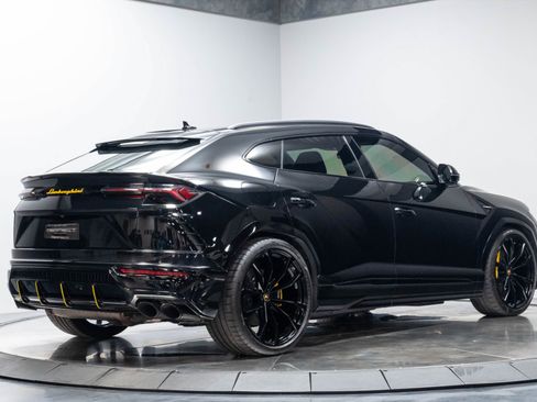 Used 2019 Lamborghini Urus AWD/4WD image 29