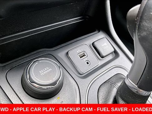 Used 2019 Jeep Cherokee Latitude Plus AWD/4WD image 16