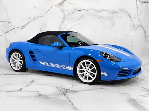 Used 2024 Porsche 718 Boxster RWD image 2