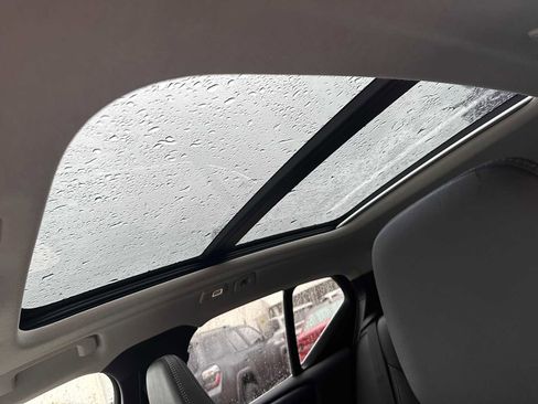 Used 2025 Volvo XC40 B5 Core w/ Protection Package Premier image 23