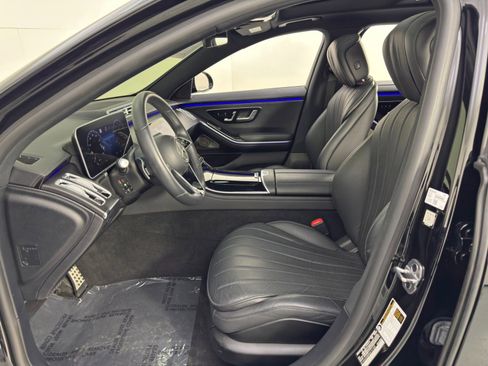 Used 2022 Mercedes-Benz S 500 4MATIC w/ AMG Line Package image 17