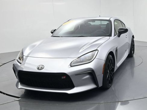 Used 2025 Toyota GR86 Premium w/ ALL Weather Mat Package (TMS) RWD image 3