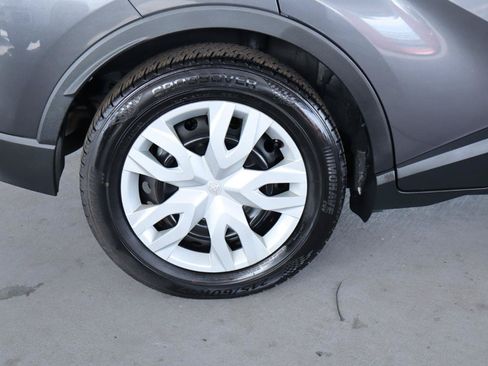 Used 2021 Toyota C-HR LE FWD image 5
