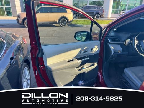 Used 2024 Toyota Sienna Limited AWD/4WD image 8