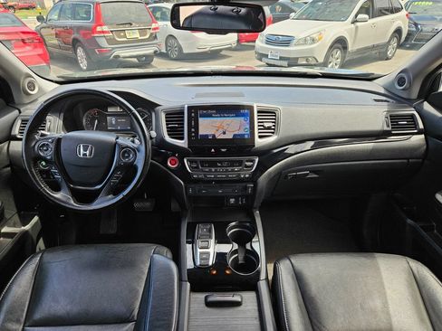 Used 2017 Honda Pilot Touring image 22