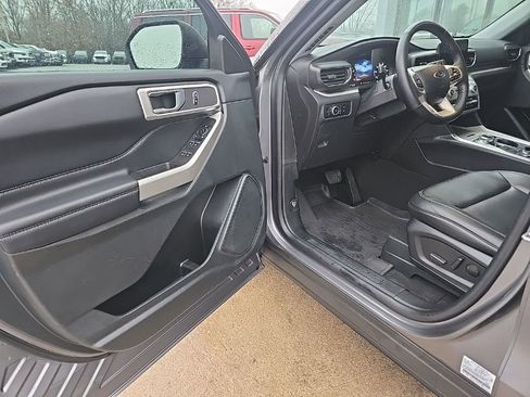 Used 2023 Ford Explorer XLT w/ Equipment Group 202A image 30