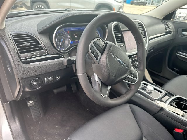 Used 2023 Chrysler 300 Touring w/ Sport Appearance Package RWD image 14