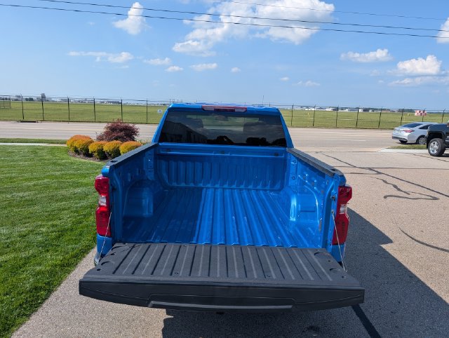 Used 2025 Chevrolet Silverado 1500 LT AWD/4WD image 8
