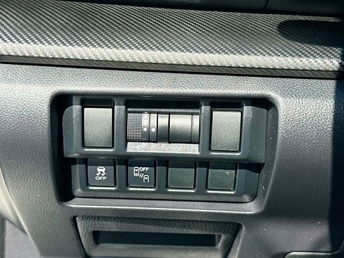 Used 2020 Subaru Impreza 2.0i Premium image 11