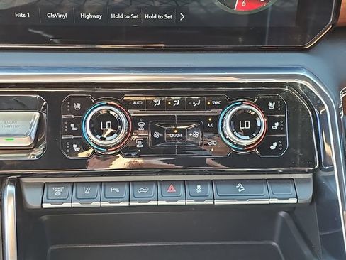 Used 2025 GMC Sierra 3500 Denali Ultimate AWD/4WD image 25