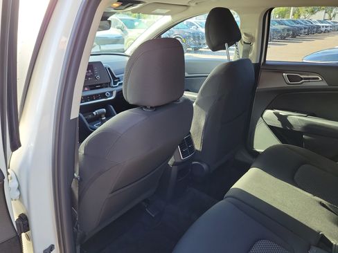 Used 2023 Kia Sportage LX FWD image 16