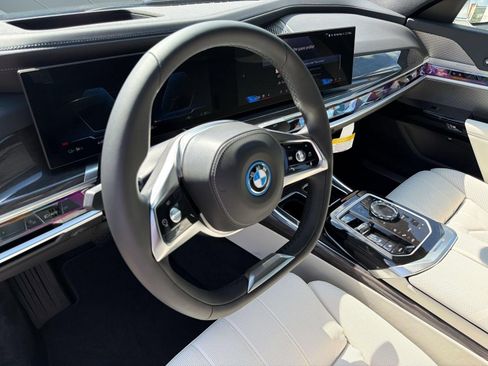 New 2026 BMW i7 xDrive60 AWD/4WD image 4