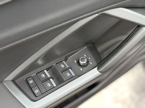 Certified 2025 Audi Q3 2.0T Premium w/ Convenience Package image 22