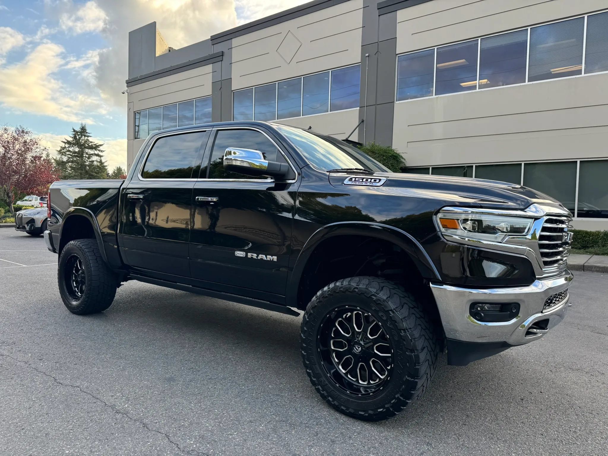 Used 2020 RAM 1500 Limited AWD/4WD image 1