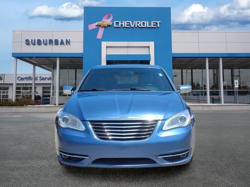 Used 2011 Chrysler 200 Limited FWD image 2