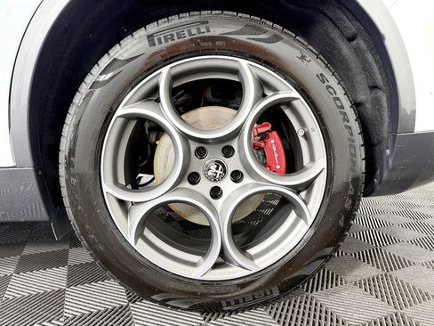 Used 2022 Alfa Romeo Stelvio Ti AWD/4WD image 27