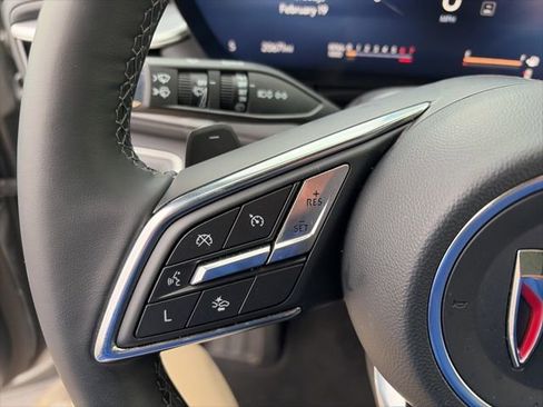 Used 2025 Buick Enclave Sport Touring image 9