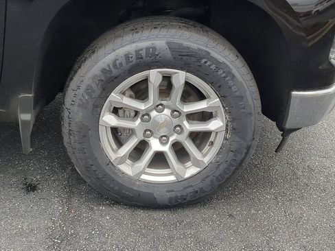 Used 2023 Chevrolet Silverado 1500 LT AWD/4WD image 12