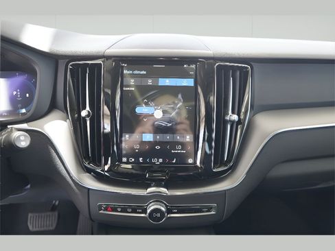 New 2025 Volvo XC60 B5 Core w/ Climate Package image 14