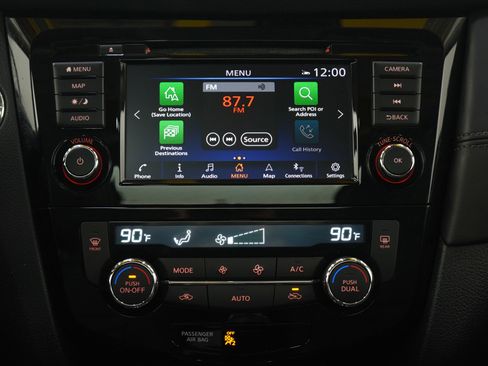 Used 2019 Nissan Rogue SL w/ Premium Package image 18