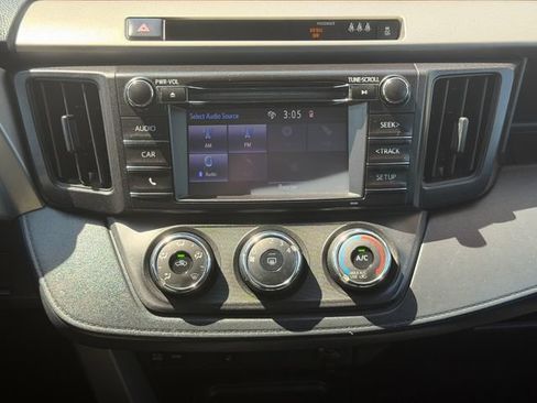 Used 2018 Toyota RAV4 LE w/ All Weather Liner Package FWD image 14