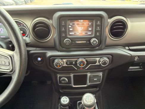 Used 2018 Jeep Wrangler Unlimited Sport AWD/4WD image 25