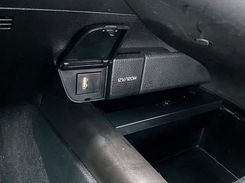 Used 2022 Toyota Camry XSE image 31