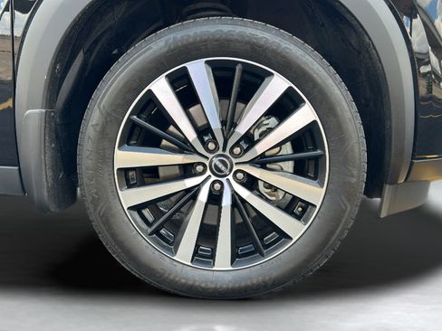 Used 2025 Nissan Pathfinder Platinum FWD image 35