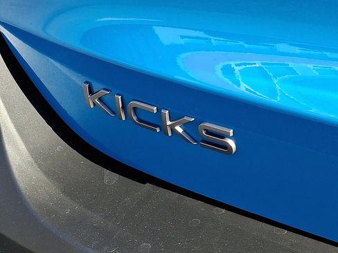 New 2026 Nissan Kicks SR w/ SR Premium Package image 5