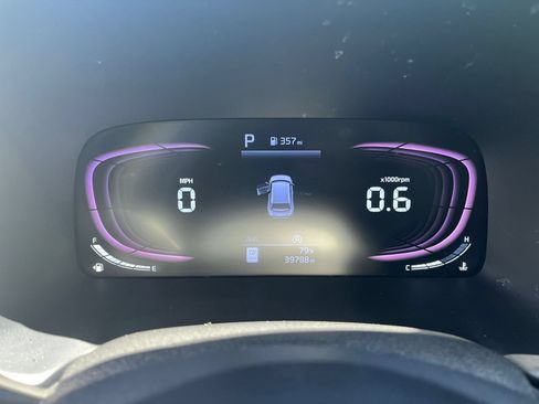 Used 2025 Kia Soul LX w/ LX Technology Package FWD image 38