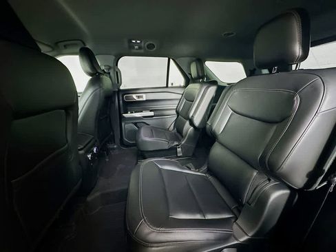 Certified 2022 Ford Explorer XLT w/ Equipment Group 202A image 14